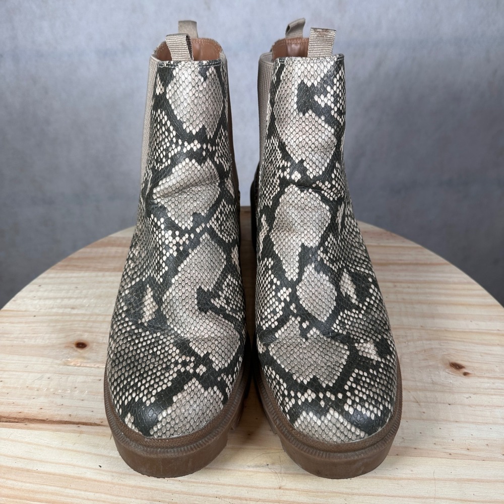 Universal Thread Snakeskin Print Chelsea Boots Women Size 11 Grey Good Lug Sole - Picture 3 of 15